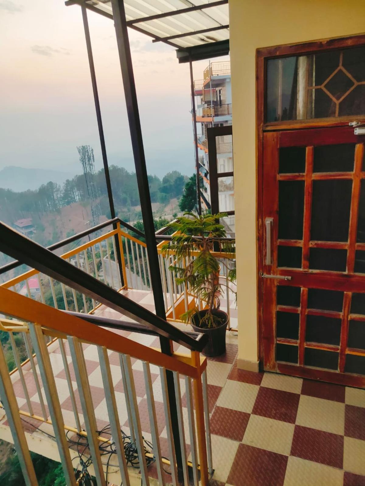 Thakur Apartment Shimla Bagian luar foto